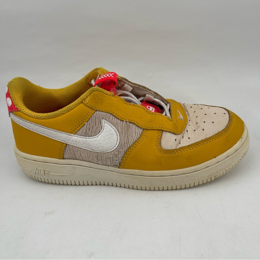 Nike Kids Air Force One Toggle SE -SZ 1.5 Youth- Mushroom Sneakers DQ0365-700